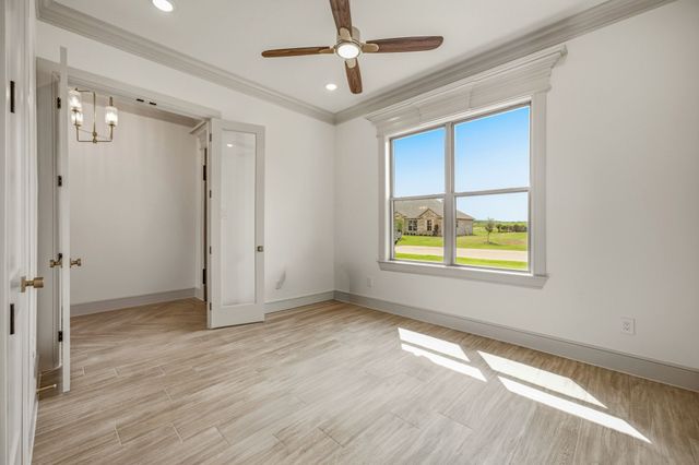 101 Eagle Court, Glen Rose, TX 76077