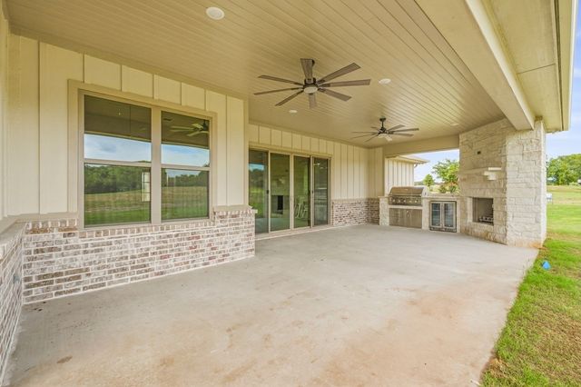 101 Eagle Court, Glen Rose, TX 76077
