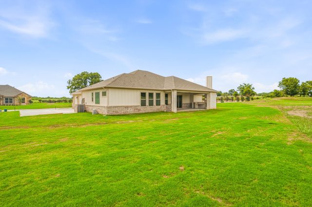 101 Eagle Court, Glen Rose, TX 76077