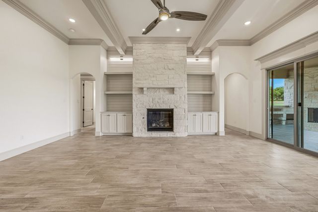 101 Eagle Court, Glen Rose, TX 76077