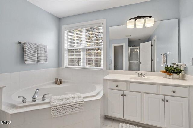 1200 Fairfax Woods Drive, Apex, NC 27502