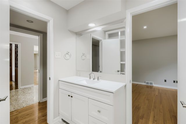 6606 Stonebrook Circle, Dallas, TX 75240