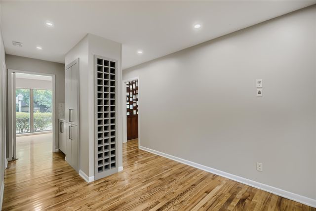 6606 Stonebrook Circle, Dallas, TX 75240