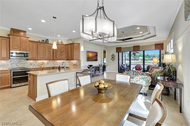 9142 Isla Bella CIR, Bonita Springs, FL 34135