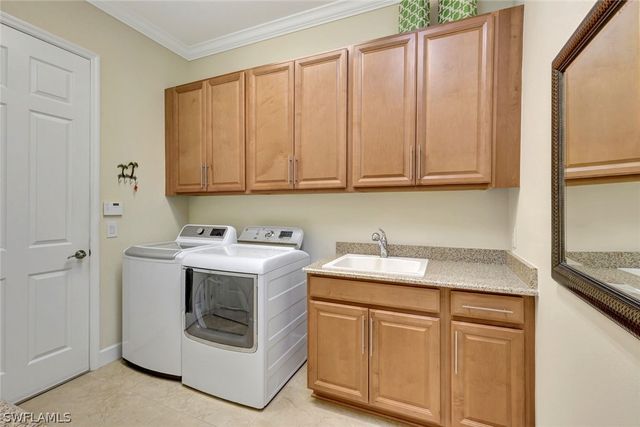 9142 Isla Bella CIR, Bonita Springs, FL 34135