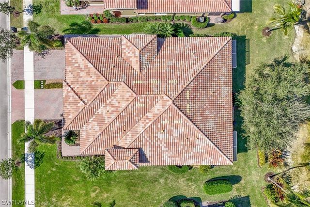 9142 Isla Bella CIR, Bonita Springs, FL 34135