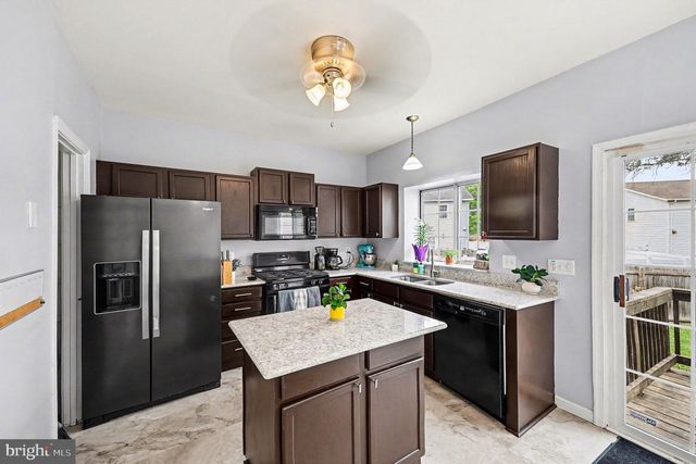 122 CARNABY WAY NE, Leesburg, VA 20176