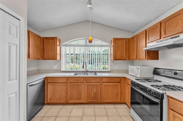 420 SIR PHILLIPS DRIVE, Davenport, FL 33837