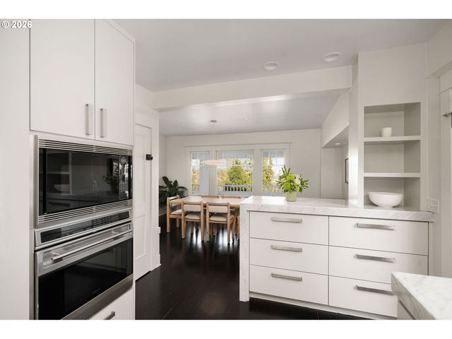 840 Nw SUMMIT Ave, Portland, OR 97210