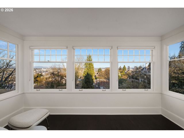 840 Nw SUMMIT Ave, Portland, OR 97210