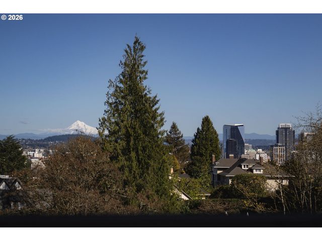 840 Nw SUMMIT Ave, Portland, OR 97210