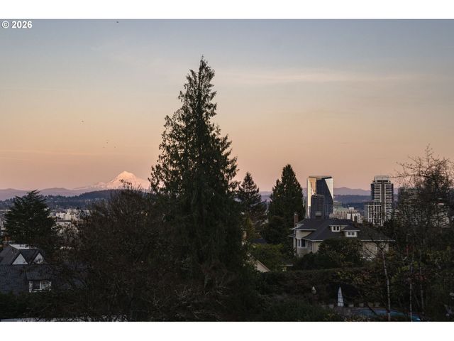 840 Nw SUMMIT Ave, Portland, OR 97210