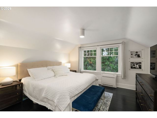 840 Nw SUMMIT Ave, Portland, OR 97210