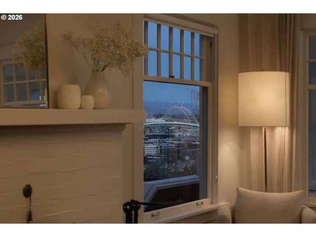 840 Nw SUMMIT Ave, Portland, OR 97210