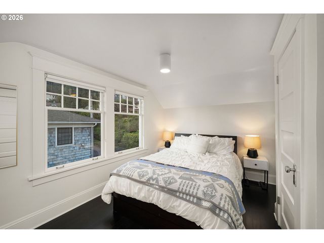 840 Nw SUMMIT Ave, Portland, OR 97210