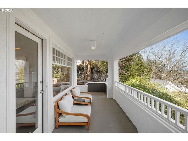 840 Nw SUMMIT Ave, Portland, OR 97210