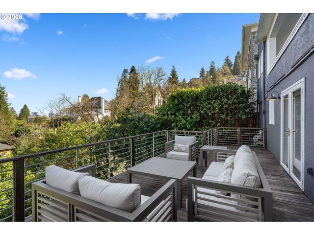 840 Nw SUMMIT Ave, Portland, OR 97210