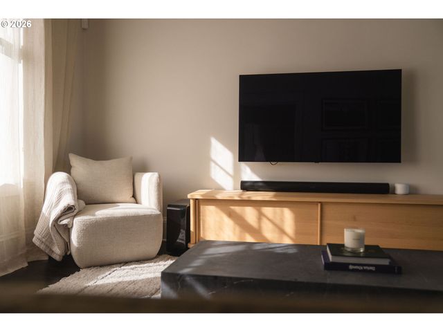 840 Nw SUMMIT Ave, Portland, OR 97210