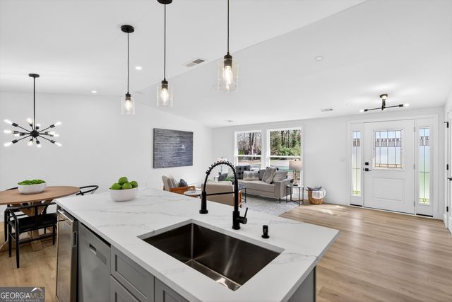 13 Perthshire Drive, Peachtree City, GA 30269