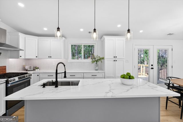 13 Perthshire Drive, Peachtree City, GA 30269