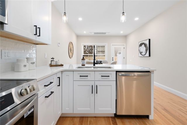 2907 Post Road 5, Warwick, RI 02886