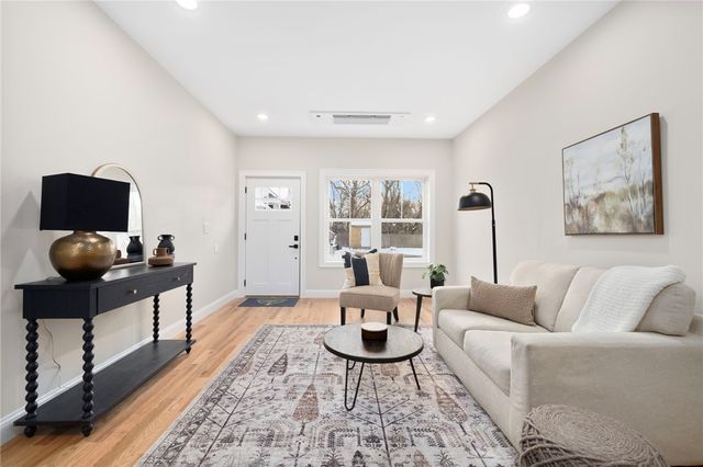 2907 Post Road 5, Warwick, RI 02886