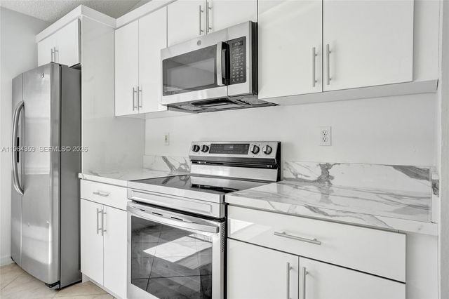 2421 SW 103rd Way, Miramar, FL 33025