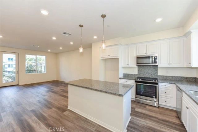 106 Unity, Irvine, CA 92614