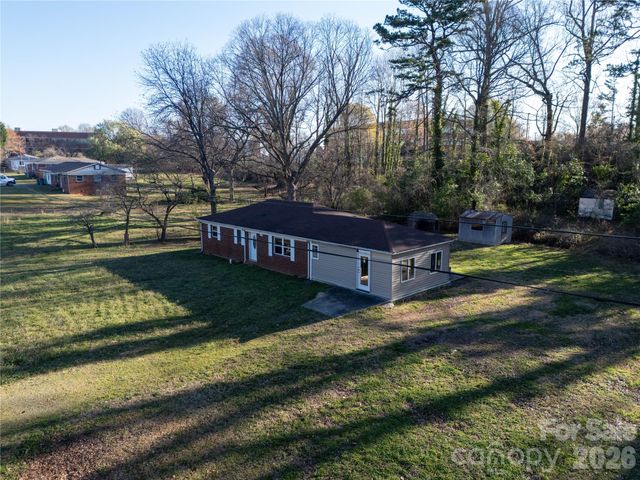 300 Clark Boulevard, Charlotte, NC 28262