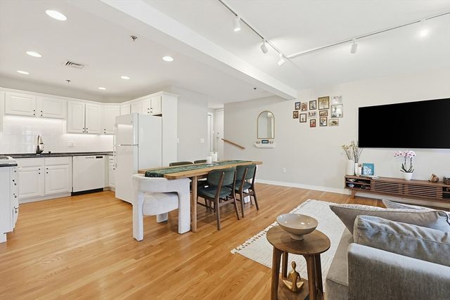 12 Benton St 4, Stoneham, MA 02180