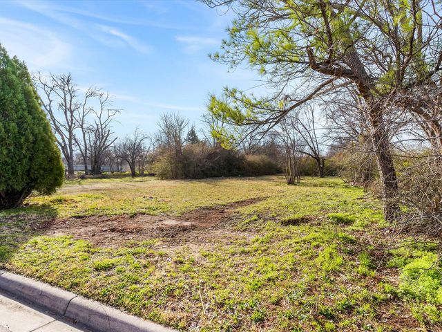 5204 Anderson Street, Fort Worth, TX 76105