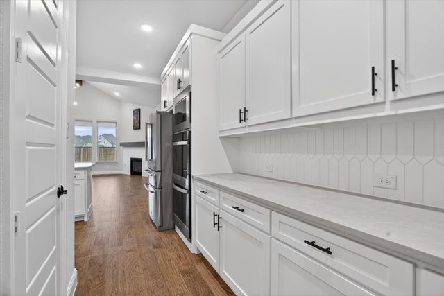 2313 Meek Woods Lane, Mansfield, TX 76063