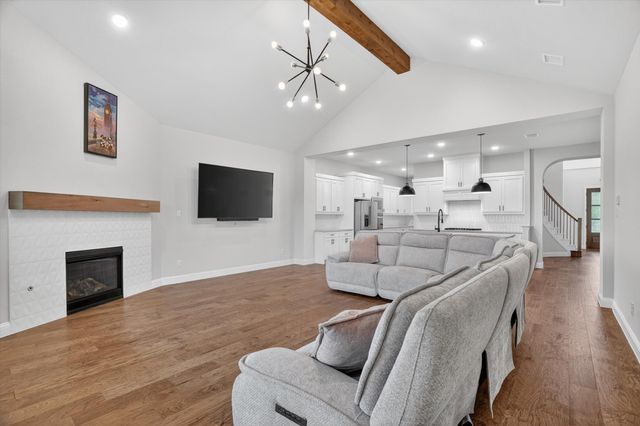 2313 Meek Woods Lane, Mansfield, TX 76063