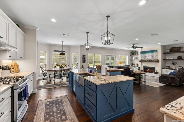 112 Cibolo Hollow N, Boerne, TX 78015