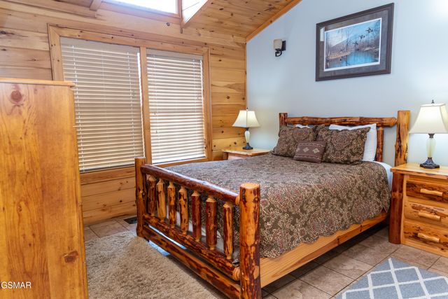 1107 Fox Run, Gatlinburg, TN 37738