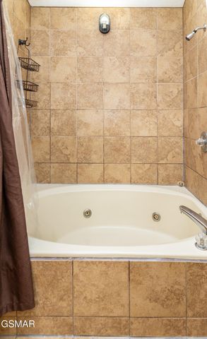 1107 Fox Run, Gatlinburg, TN 37738