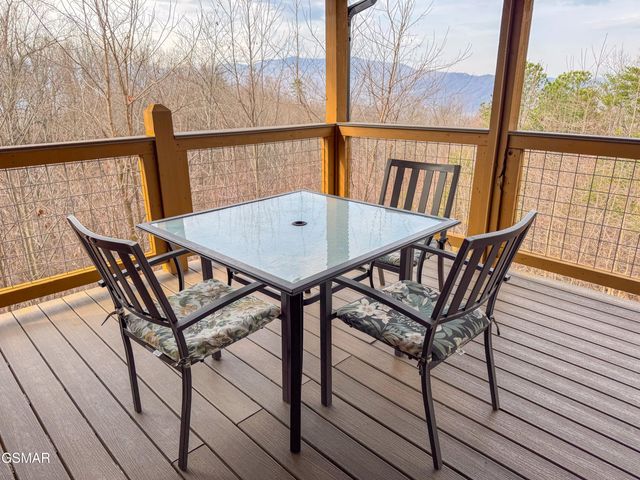 1107 Fox Run, Gatlinburg, TN 37738