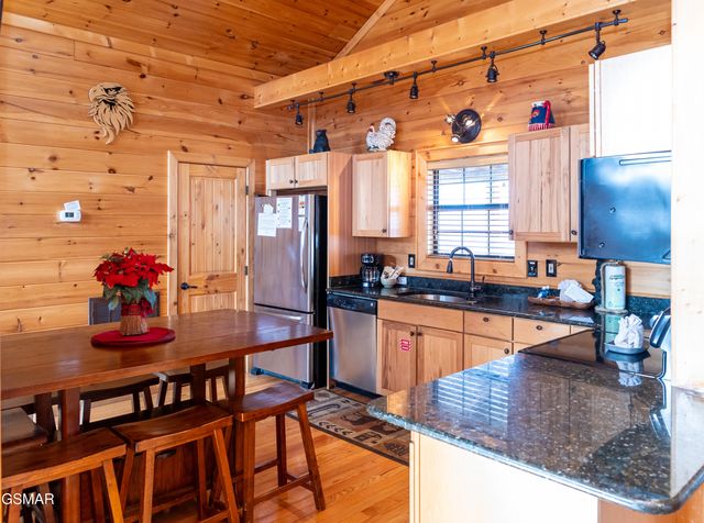 1107 Fox Run, Gatlinburg, TN 37738