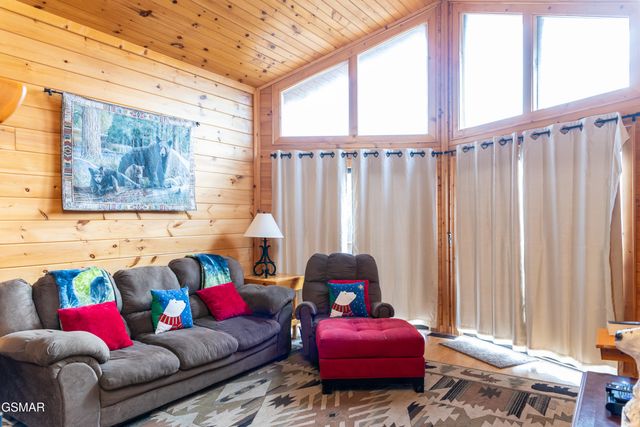 1107 Fox Run, Gatlinburg, TN 37738