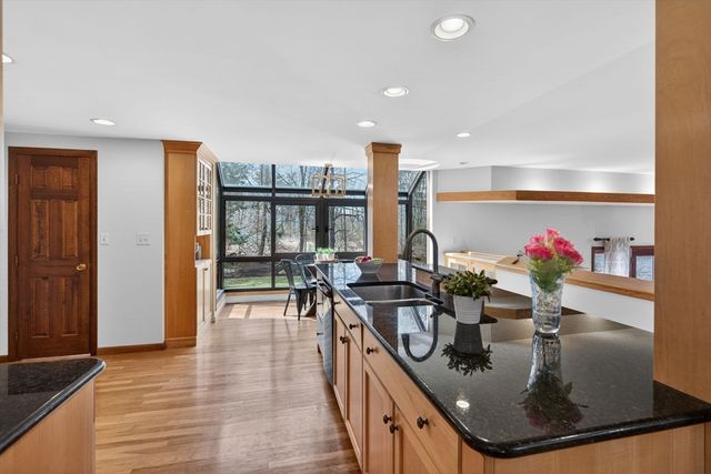 23 Greybirch Rd, Andover, MA 01810