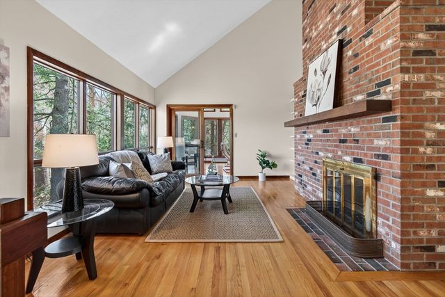 23 Greybirch Rd, Andover, MA 01810