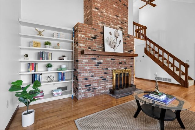 23 Greybirch Rd, Andover, MA 01810