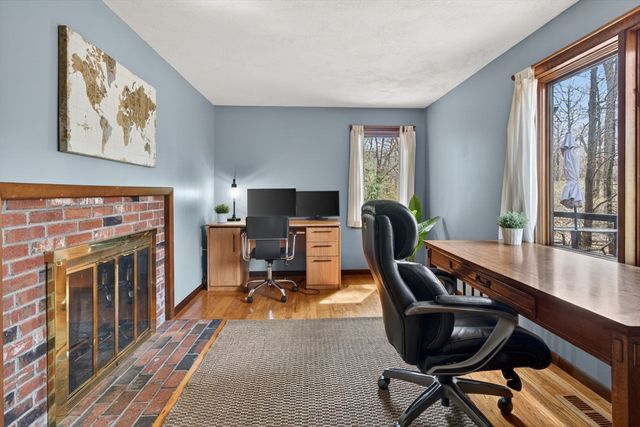 23 Greybirch Rd, Andover, MA 01810