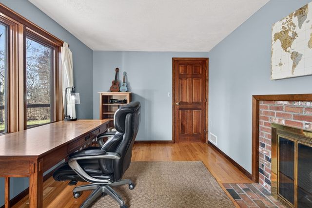 23 Greybirch Rd, Andover, MA 01810