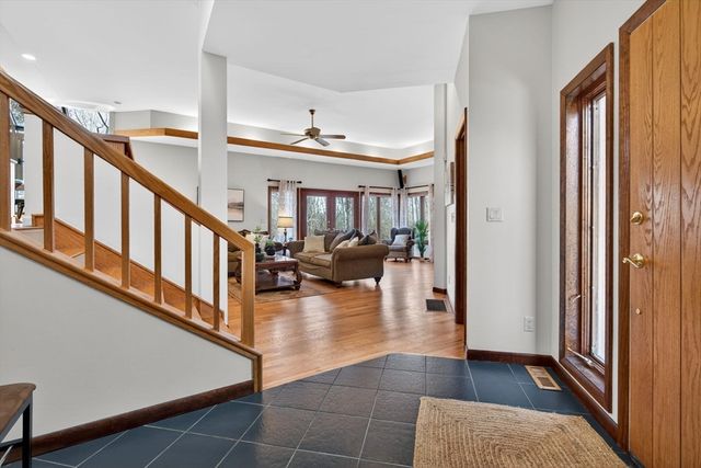 23 Greybirch Rd, Andover, MA 01810