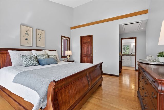 23 Greybirch Rd, Andover, MA 01810