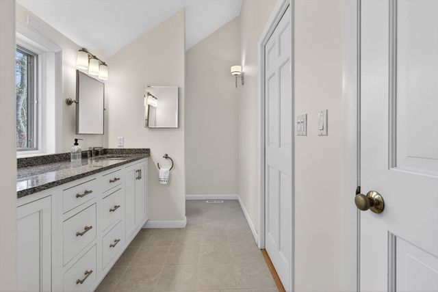 23 Greybirch Rd, Andover, MA 01810