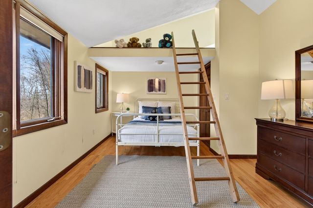 23 Greybirch Rd, Andover, MA 01810