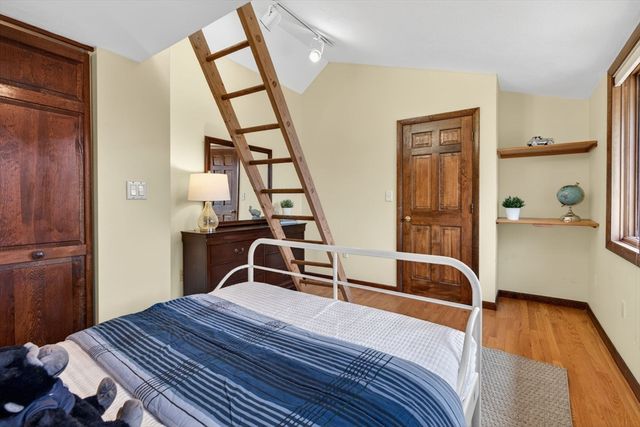 23 Greybirch Rd, Andover, MA 01810