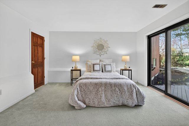 23 Greybirch Rd, Andover, MA 01810